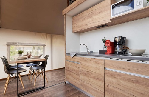 Kaatsheuvel Casa | Glampingtent 6 by Interhome