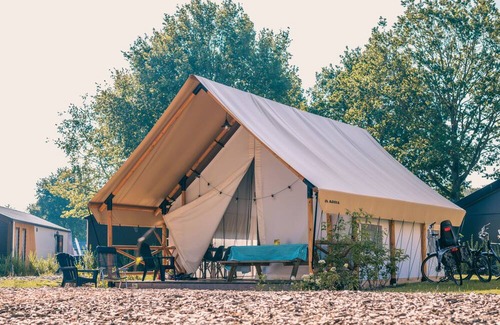 Kaatsheuvel Casa | Glampingtent 4 by Interhome
