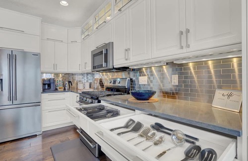 Gleneagle Casa | Gleneagle's Nest: Luxury Home with VIEWS of USAFA & Pikes Peak!