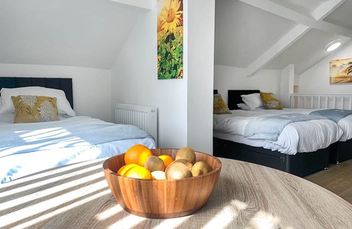 Blackwood Cabaña | Discover The Highmead; Where urban excitement meets rural serenity in picturesque Blackwood, just mo
