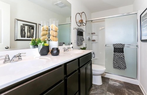 Pingree Grove Casa | LUXURY ENCHANTMENT TOWNHOME