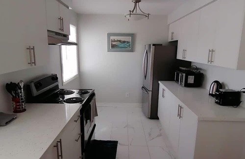 Courtice Casa | Entire cozy home in Courtice, Ontario