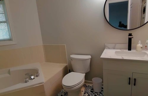 Courtice Casa | Entire cozy home in Courtice, Ontario