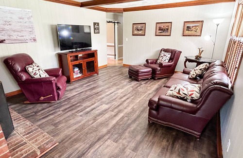Paw Creek Casa | Secluded 4 bedroom home, 12 min to whitewater Center, 15 min to Uptown Charlotte