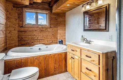 Julian Cabina | cozy Room on a log cabin on the Mountains of Julian.