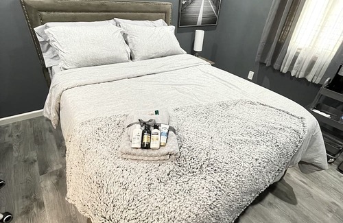 Charlotte Casa | 1 Bdrm Hotel Set Up Room Only