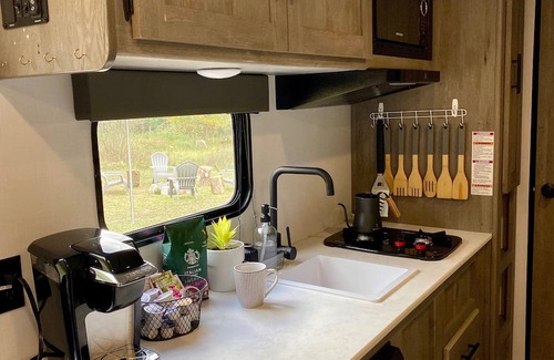 Delton Casa | Mullen Ridge Happy Glamper, enjoy the beautiful outdoors with indoor luxuries!