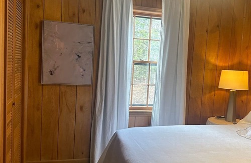 Central Casa | Clemson Getaway - Newly Renovated 4BR Home 8 min from Clemson / 4 min from SWU