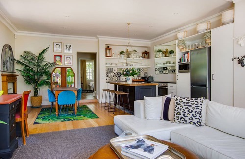 Bishopscourt Casa | Centrally located 3/5 bedroom home in Bishopscourt.
