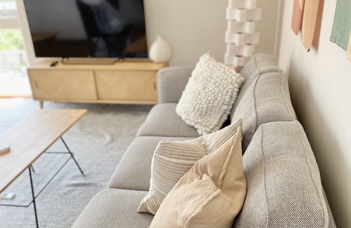 Hawthorn Apartamento | Beautiful 2BR Scotch-Hill retreat in leafy Hawthorn (4km to MCG, 6km to CBD)