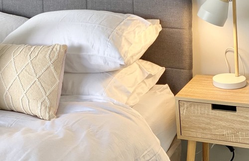 Hawthorn Apartamento | Beautiful 2BR Scotch-Hill retreat in leafy Hawthorn (4km to MCG, 6km to CBD)