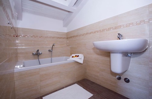 Naggio Apartamento | Vacation apartment/apartment for 4 guests with 90m² in Plesio (120121)