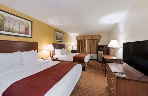 Hebron Casa | Best Value Near I-70, Business Center, Free Parking & Hot Breakfast