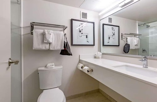 Rockville Casa | Pet-Friendly Stay with Free Parking, Close to Washington DC