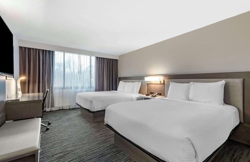 Rockville Casa | Convenience Near I-270: Non-Smoking Rooms, Free Parking