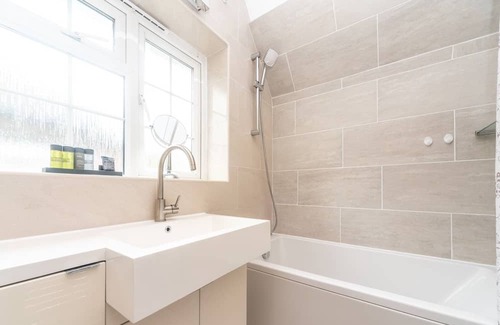 Worcester Park Apartamento | Lovely, cosy gem with free parking | Pass the Keys