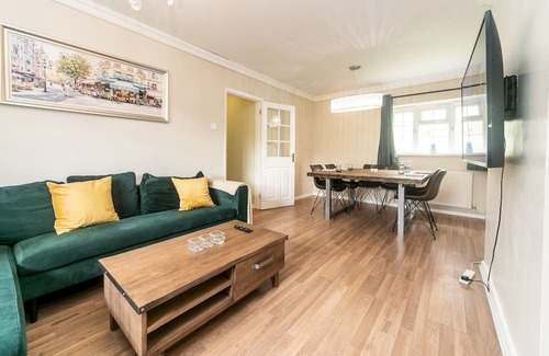 Worcester Park Apartamento | Lovely, cosy gem with free parking | Pass the Keys