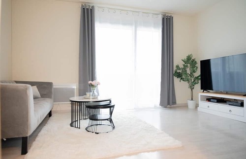 Lingolsheim Apartamento | Lélégant - Spacieux T2 de 52m2 - 10 min Aéroport Strasbourg - Parking Privé