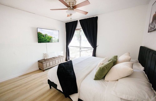 Gainesville Condominio | Sage Haven Condo w/ Pool Next to Shands/VA