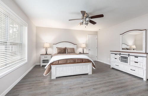 Traverse City Casa | Brand New Beautiful 3 BDR Home Unit 838