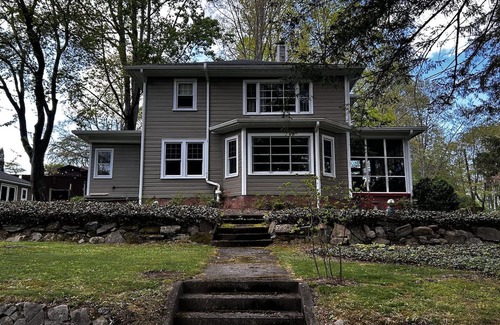 Laurel Park Casa | Century Home in Laurel Park. Walk to Ecusta Trail, Coffee Shop & Waterfalls