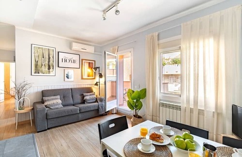 El Guinardo Apartamento | SAGRADA FAMILIA FULLY EQUIPPED TERRACE WIFI/AC/5PP By MyRentalHost