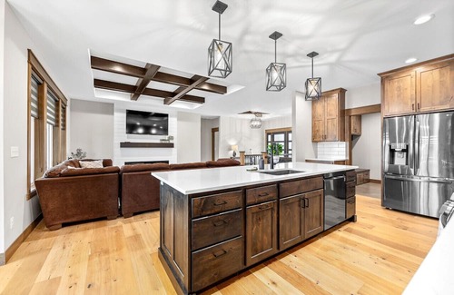 Tea Casa | Lakeside Executive Retreat