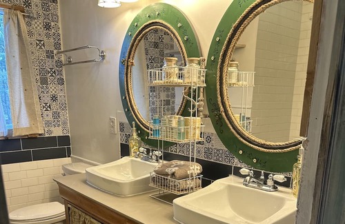 Boston Heights Otro | The Brupoppy Farm & Stay is located in the heart of the National Parks.