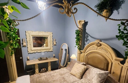 Monroe Cabaña | The Fairytale Cottage at High Rock Castle
