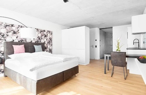 Berg Apartamento | Livisit Bergpartment 38 - Doppelbettzimmer 27 qm - mit Küchenzeile und Bad