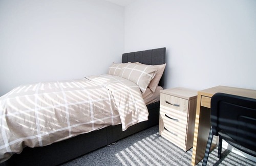 Cribbs Causeway Casa | Cohost Partners, Monthly/Weekly discounts