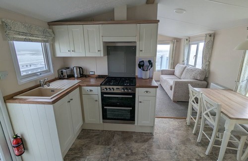 Holworth Cabina | Willow - Creek Caravan Park Ringstead - Dog Friendly