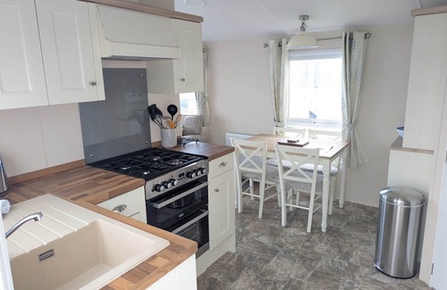 Holworth Cabina | Willow - Creek Caravan Park Ringstead - Dog Friendly