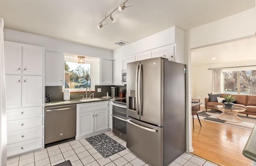 Littleton Casa | 1958 Chic Mid-Mod -- 3BR 2BA Eco-Friendly w/2 Outdoor Spaces
