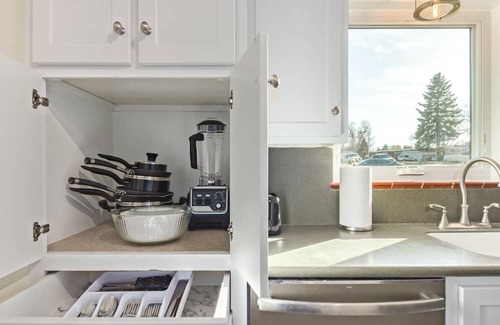 Littleton Casa | 1958 Chic Mid-Mod -- 3BR 2BA Eco-Friendly w/2 Outdoor Spaces