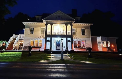 South Kortright Cama Y Desayuno | Cozy B&B with WiFi and AC in charming South Kortright