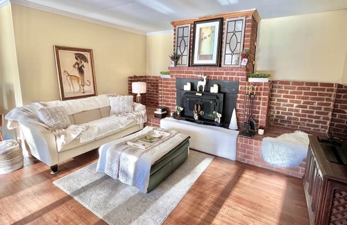 Wake Forest Casa | ⭐️LAKE VIEW RETREAT⭐️ Water Front Home at the Holliday Homestead