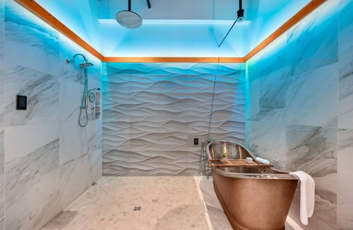 Traverse City Condominio | Exquisite 3BDR Penthouse in Downtown TC
