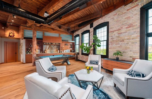 Traverse City Condominio | Exquisite 3BDR Penthouse in Downtown TC
