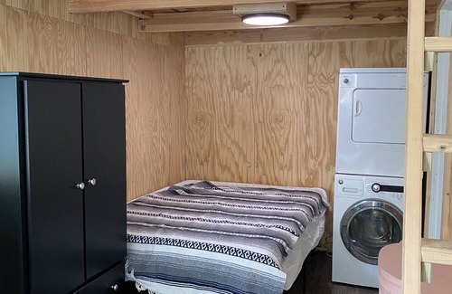 Johnson City Cabina | Cozy 2-bedroom cabin on Ranch WiFi, AC in heart of TX Hill Country Johnson City