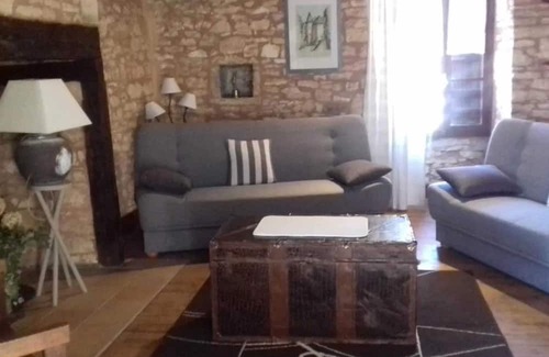 Lavercantiere Casa | Homerez - House for 6 ppl. with shared pool, garden and terrace at Lavercantière