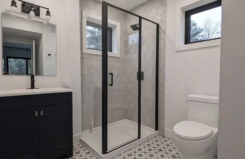 Tiny Cabaña | Modern Cozy Container Home with Close Proximity to Multiple Beaches