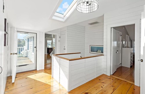 West Hyannisport Casa | Amazing beach house - Private beach access!