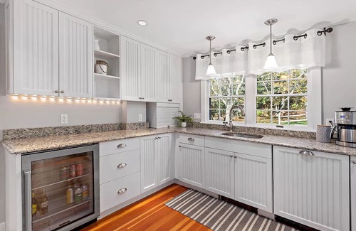 West Hyannisport Casa | Amazing beach house - Private beach access!