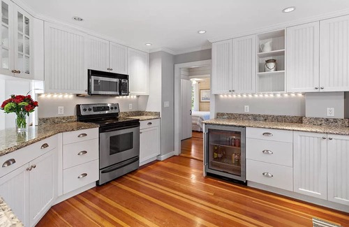 West Hyannisport Casa | Amazing beach house - Private beach access!