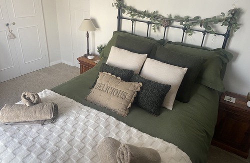 Chard Cabaña | “Cosy Cottage “located in Chard a beautiful destination in Somerset.
