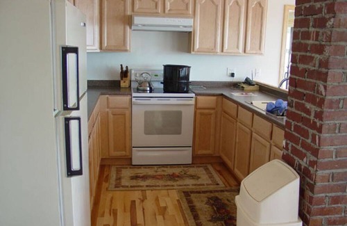 Spruce Head Cabaña | Cozy cottage right on the water