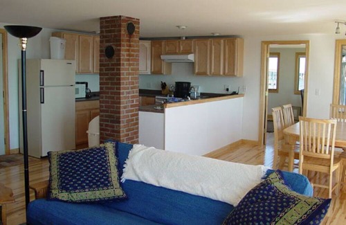 Spruce Head Cabaña | Cozy cottage right on the water
