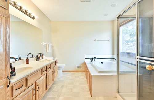 Woodbury Casa | Spacious Private Retreat Near Minneapolis & River!