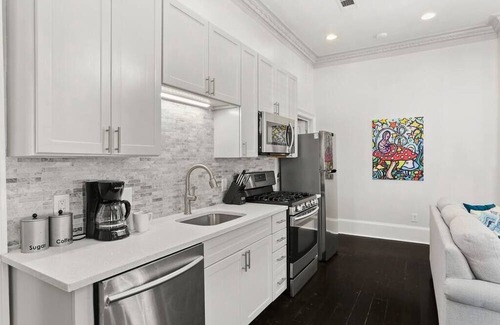 Faubourg Marigny Condominio | Perfect Marigny Pied-de-terre!